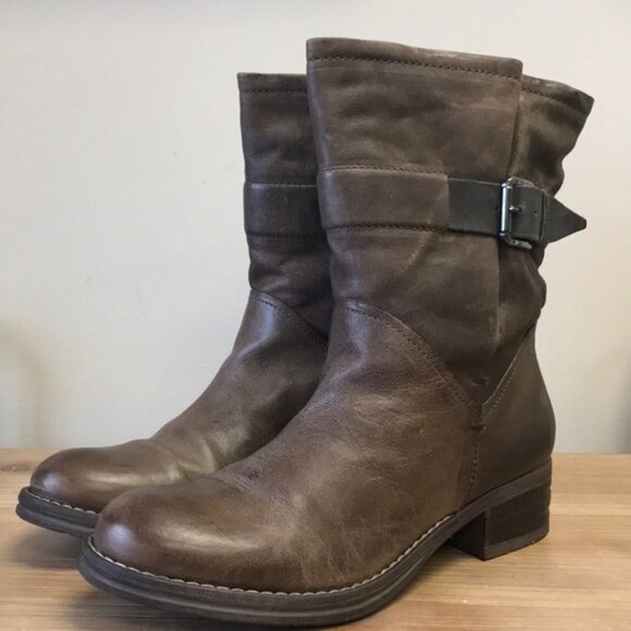 Clarks Women's Mezze Game Comfort Pull On Fashion - Picture 2 of 7